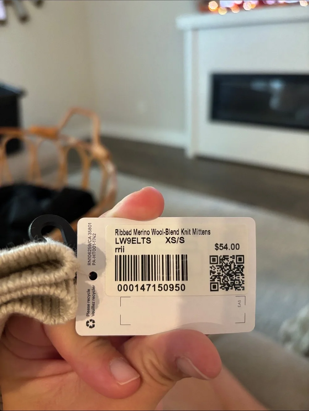 Lululemon ribbed merino wool mittens